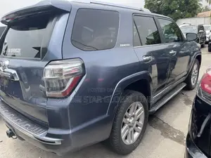 Toyota 4-Runner Limited 4WD 2011 Blue