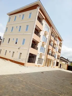 Photo - 3bdrm Block of Flats in Millenuim/UPS for sale