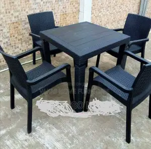 Malibu Set of Chairs and Table 4+1