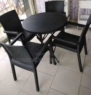 Malibu Set of Chairs and Table 4+1