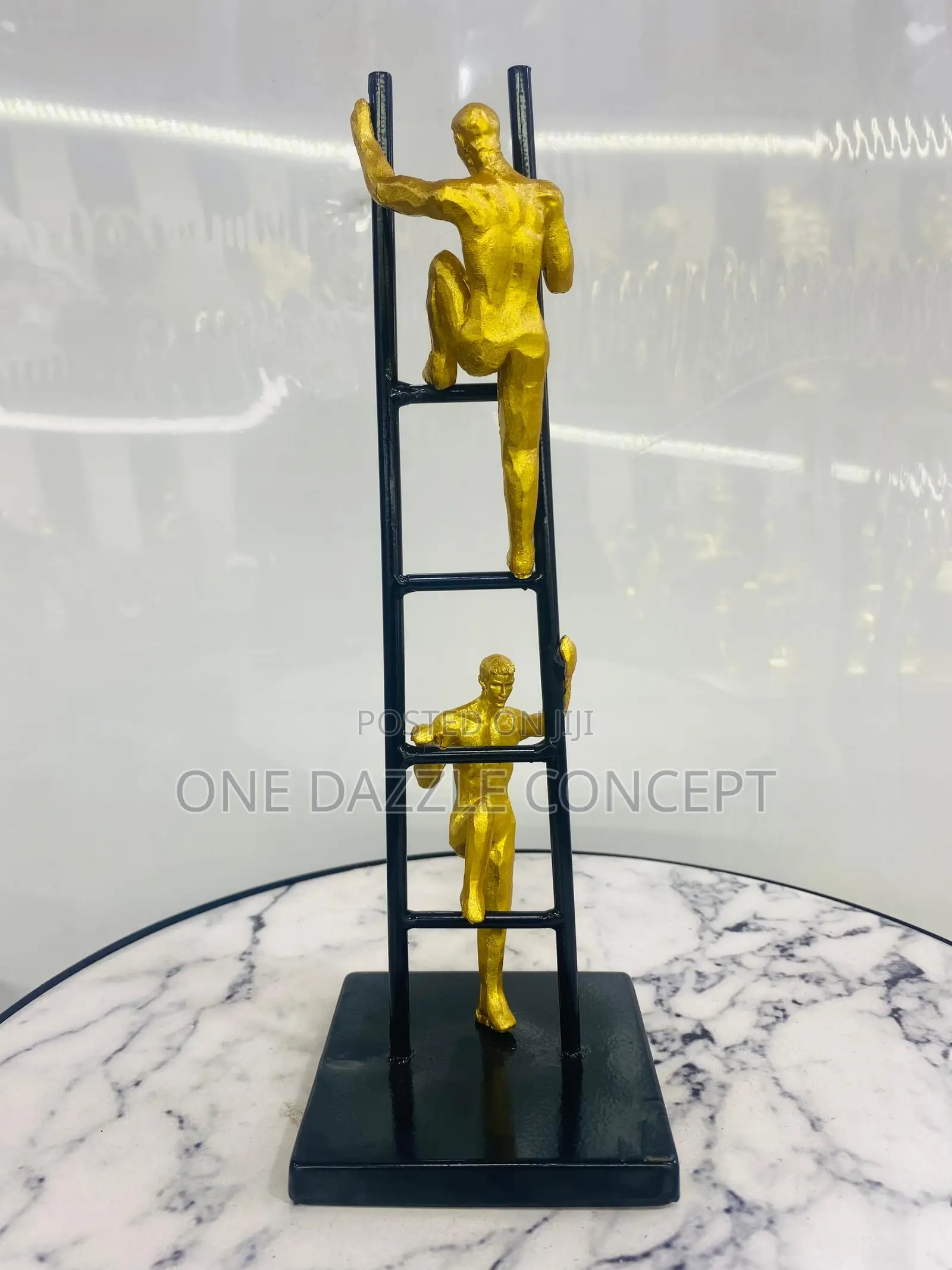Statue Sculpture