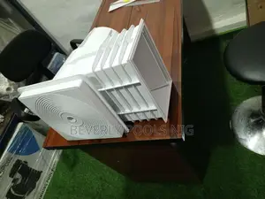 Swimming Pool Skimmer