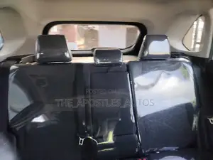 Toyota RAV4 Limited 2021 Blue