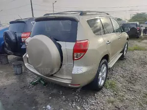 Toyota RAV4 Limited 2008 Gold