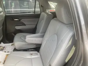 Toyota Highlander XLE 2022 Gray