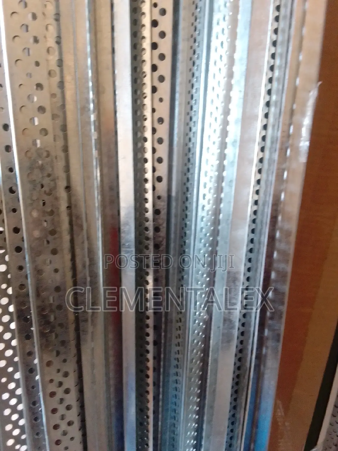 G Trim for Ceiling Installation
