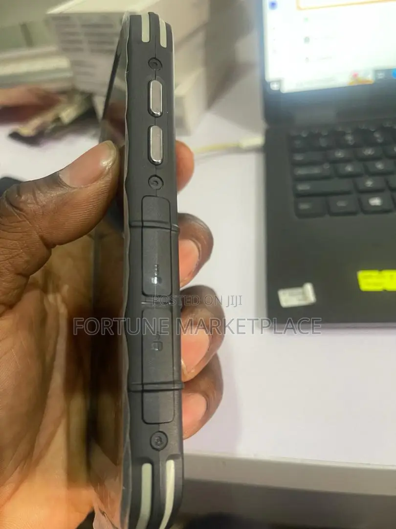 New Cat S48c 32 GB Black