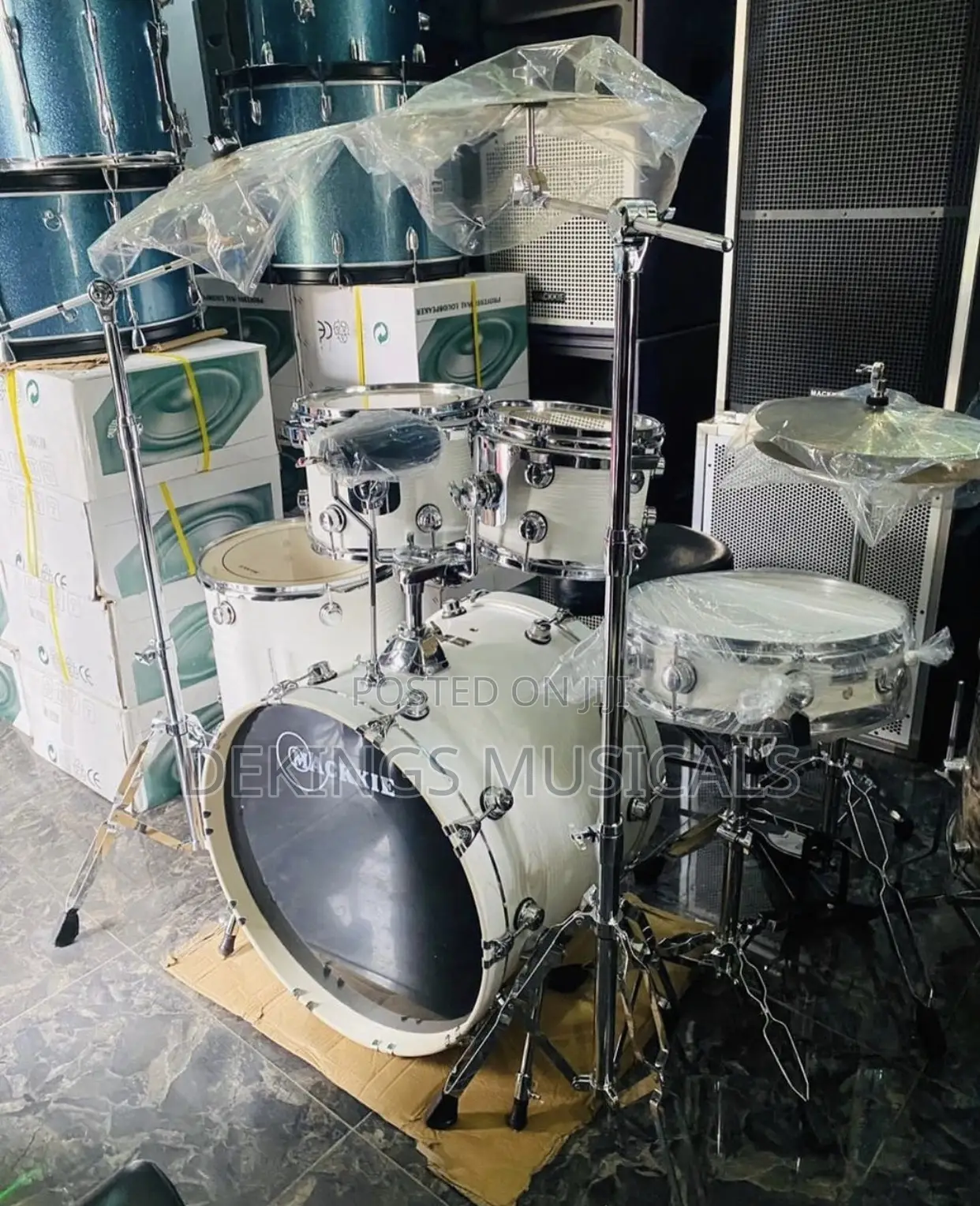 Mackie Five Sets Custom Drum Set
