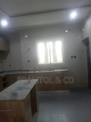 4bdrm Townhouse / Terrace in River Park, Lugbe District for rent