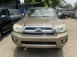 Toyota 4-Runner Limited 4x4 V6 2006 Gold