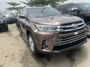 Toyota Highlander 2017 Brown
