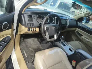 Toyota Tacoma Double Cab 4x4 4.0L V6 5-Speed Automatic 2013 White