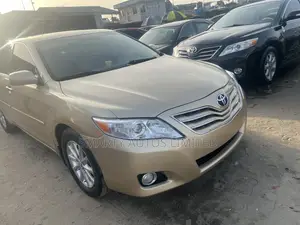 Toyota Camry 2011 Gold