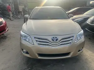 Toyota Camry 2011 Gold