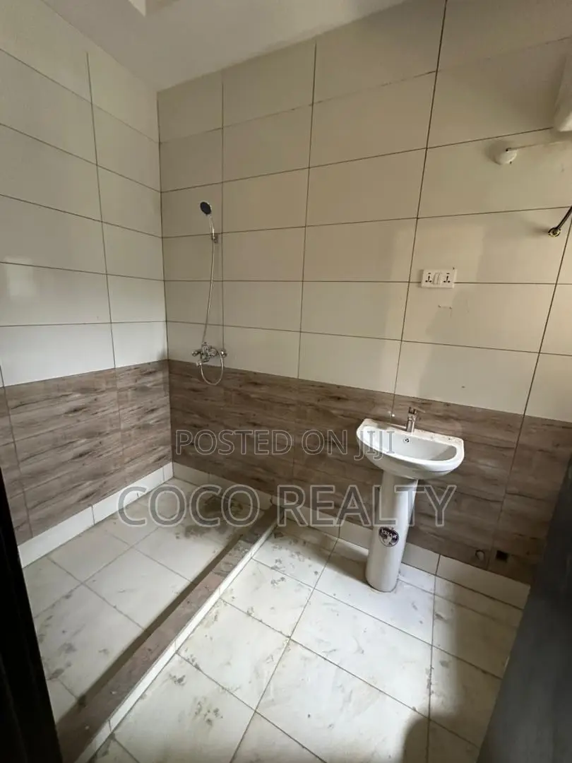 4bdrm Townhouse / Terrace in Jahi for rent