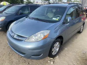 Toyota Sienna LE 2008 Blue