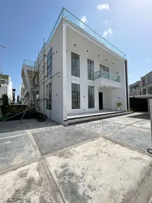 Furnished 5bdrm Duplex in Private Estate Lekki for sale