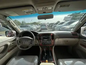 Toyota Land Cruiser 2004 Silver