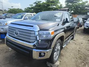 Toyota Tundra 2018 Burgundy