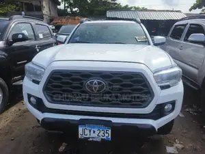 Toyota Tacoma 2020 White