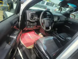 Toyota Tacoma 2020 White