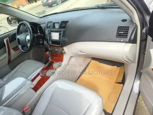 Toyota Highlander Limited 3.5l 4WD 2013 Gray