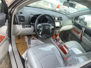 Toyota Highlander Limited 3.5l 4WD 2013 Gray