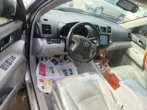 Toyota Highlander Limited 2010 Gray