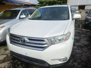 Toyota Highlander Limited 2012 White