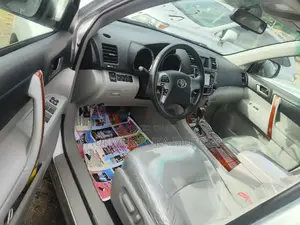 Toyota Highlander Limited 3.5l 4WD 2013 Silver