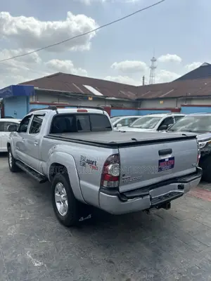 Toyota Tacoma Double Cab V6 Automatic 2012 Silver