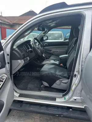 Toyota Tacoma Double Cab V6 Automatic 2012 Silver