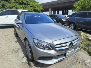 Mercedes-Benz C300 2016 Gray