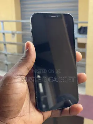 Apple iPhone 12 64 GB Black