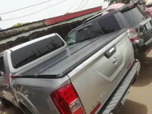 Fiber Folding Boot Cover Navara :