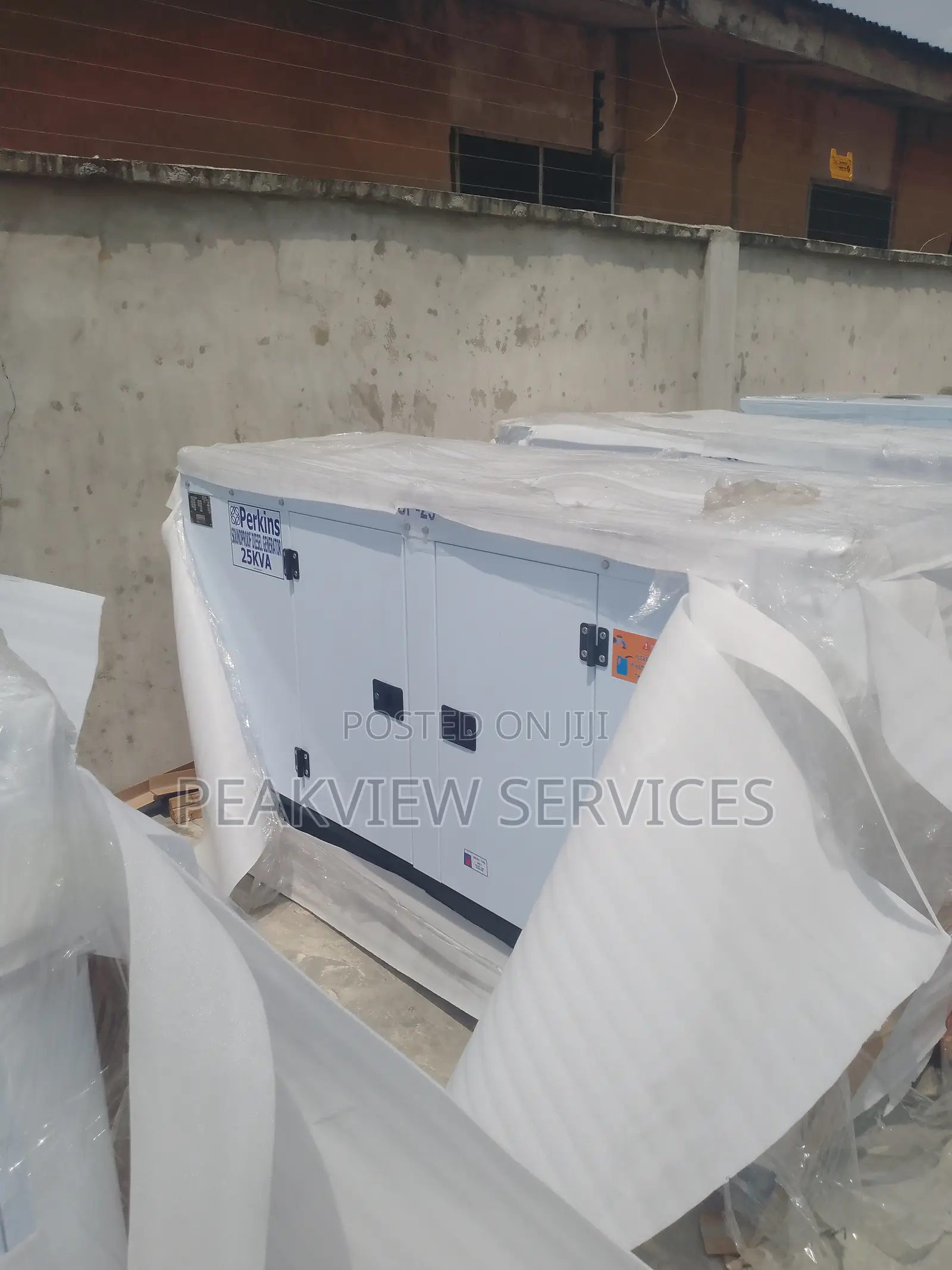 New Soundproof DIESEL Perkins 25kva Generator