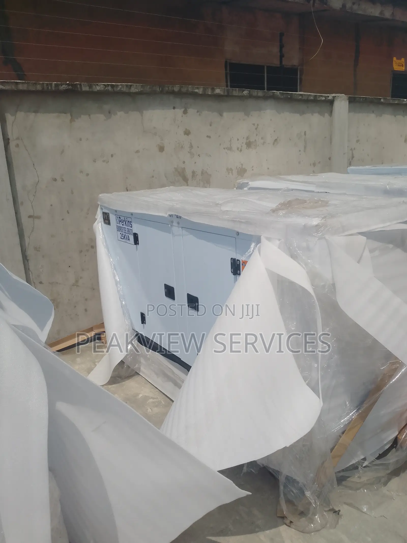 New Soundproof DIESEL Perkins 25kva Generator