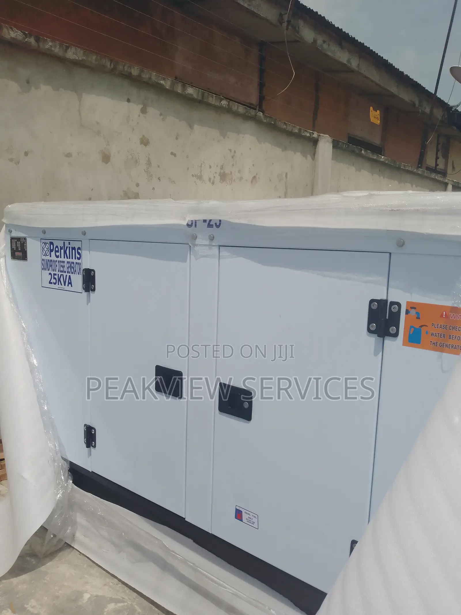 Environment Friendly 25kva Perkins Soundproof Generator