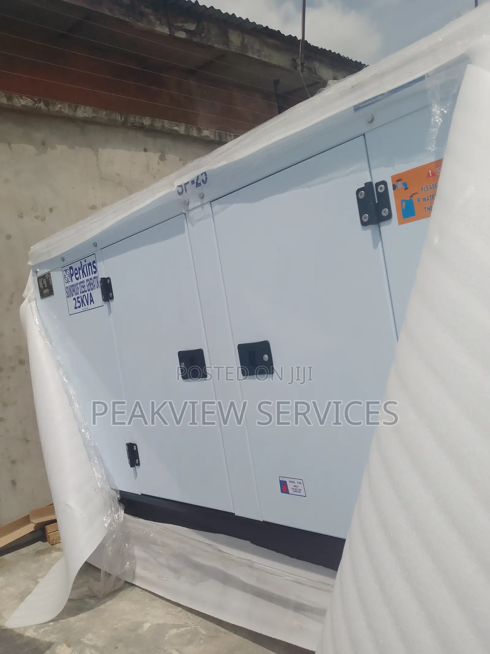 Environment Friendly 25kva Perkins Soundproof Generator