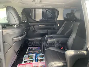 Toyota Granvia 2022 Black