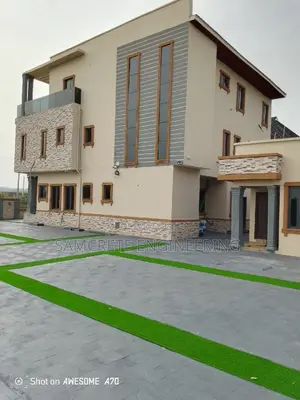 Stamped Floor /Astroturf