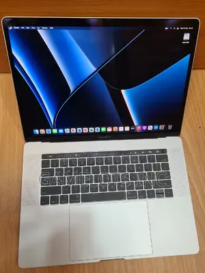 Laptop Apple MacBook Pro 2016 16GB Intel Core i7 SSD 512GB
