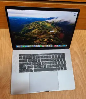 Laptop Apple MacBook Pro 2018 16GB Intel Core i7 SSD 512GB