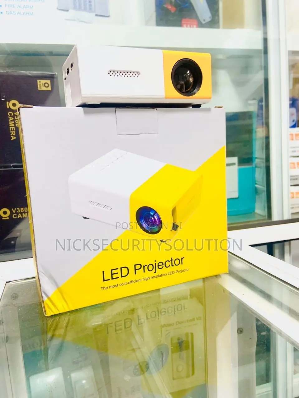 Mini LED Projector Portable Built-in Speaker Remote