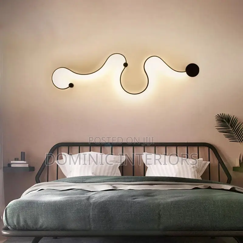 Minimalist S-Shaped Wall Lamp