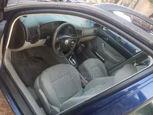 Volkswagen Passat 1.6 2005 Blue