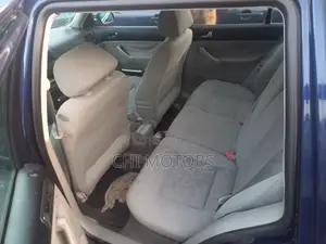 Volkswagen Passat 1.6 2005 Blue