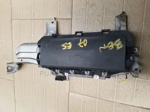 Es350 Knee Airbag Available