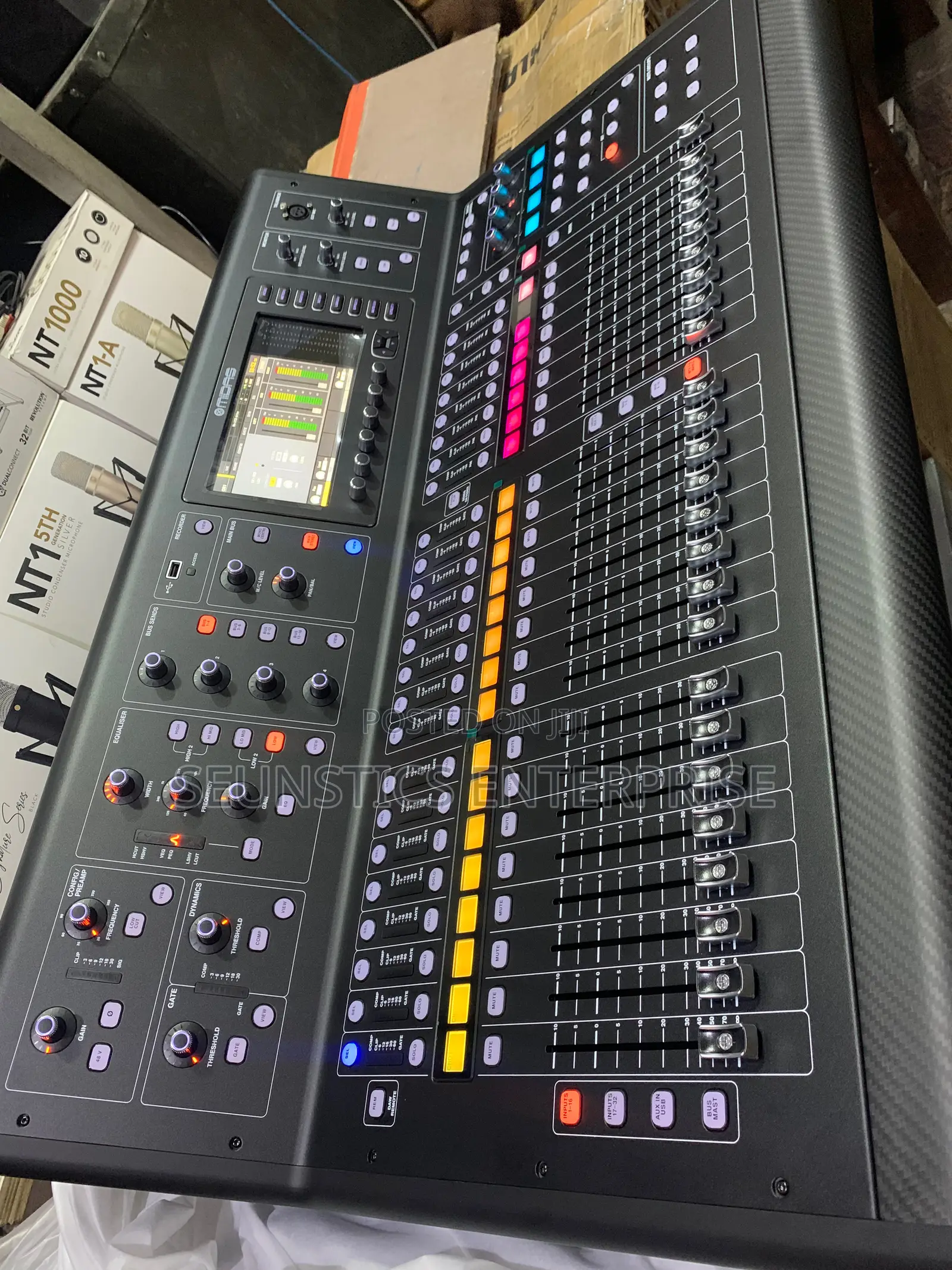 Quality Midas M32 Mixer (Console)