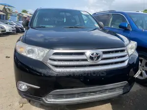 Toyota Highlander SE 2012 Black